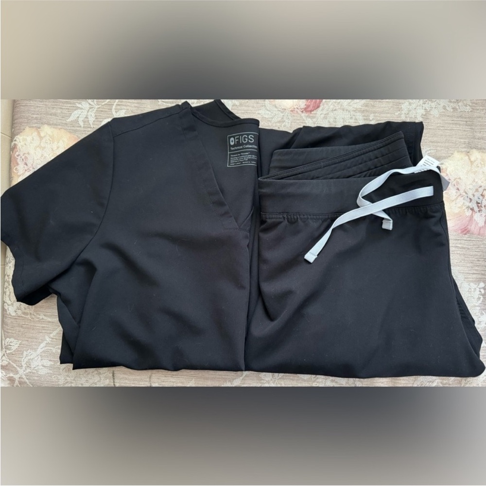 Black figs scrub set size XL women’s